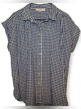 LOFT Blue and White Gingham Button-Up Shirt